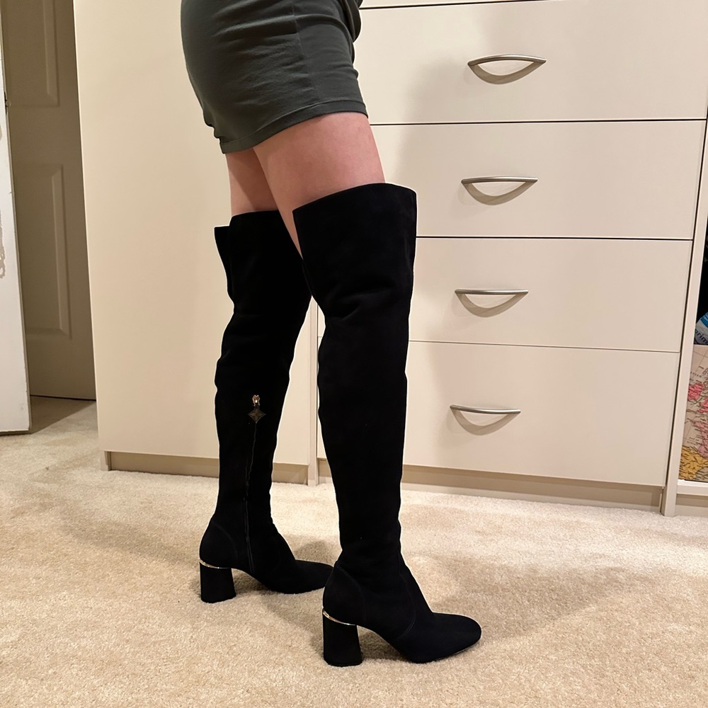 Louis Vuitton 36.5 /6.5 Skyline Thigh High Boot Suede Leather Zip Back like new